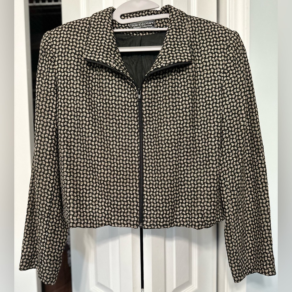 Tom Kleiner’s Personal Collections Zip front stylish blazer jacket!!